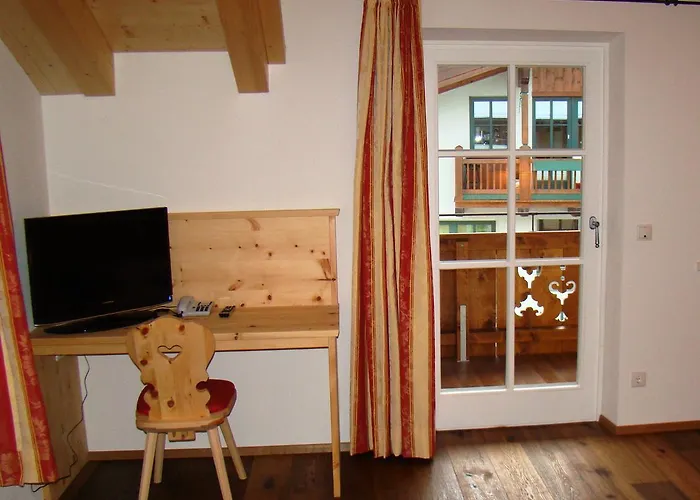 فندق Zur Post 3*