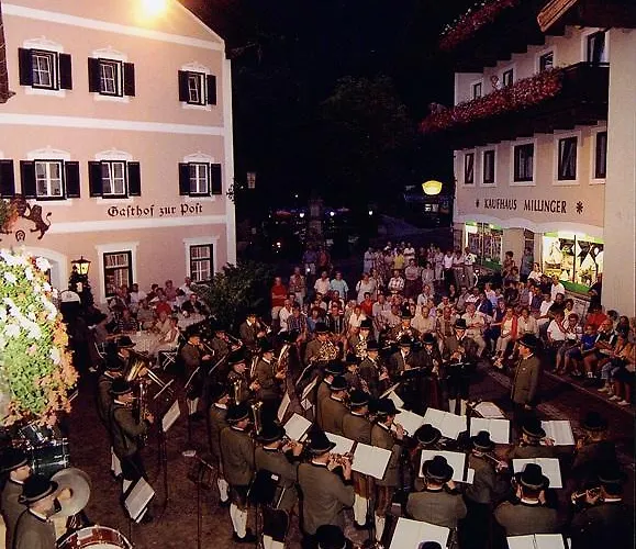 Zur Post فندق 3*